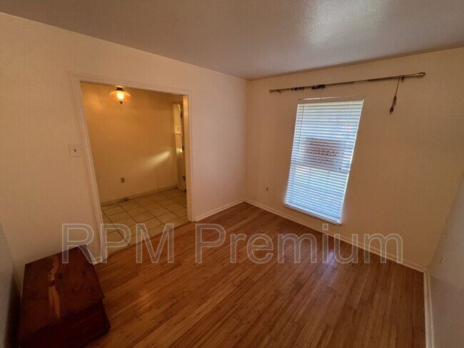 Building Photo - 8823 Cefalu Dr