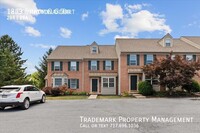 Building Photo - Spacious 2 Bedroom Town Home