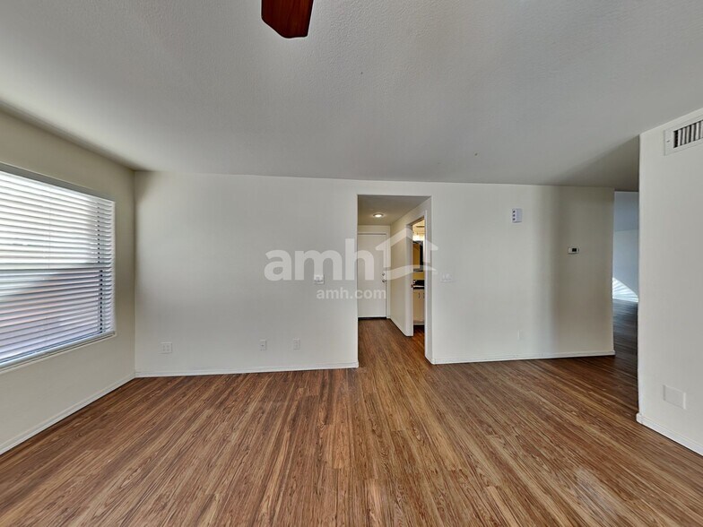 Building Photo - 4229 N Ranier