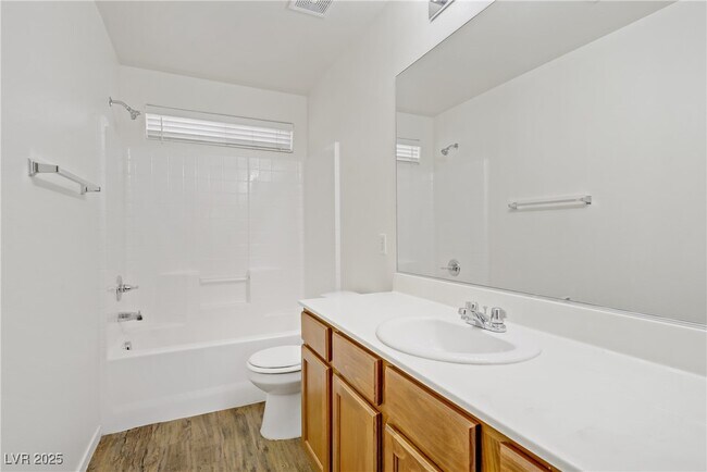 Building Photo - 9535 Stills Way