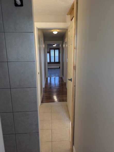 Building Photo - 3827 S 48th St