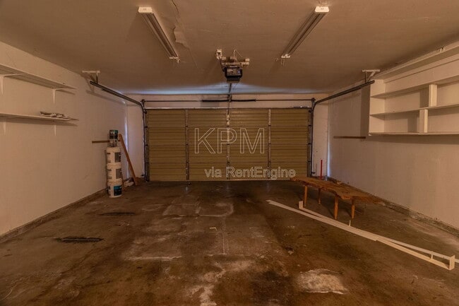 Building Photo - 2414 Shropshire Dr