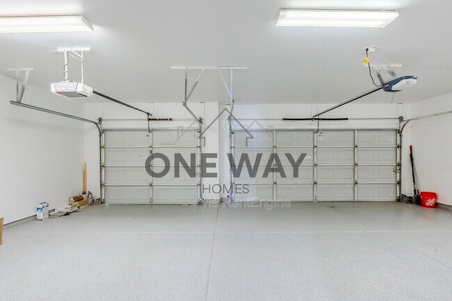 Building Photo - 760 N Swan Dr