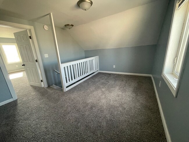 Building Photo - Two Bedroom One Bathroom Home