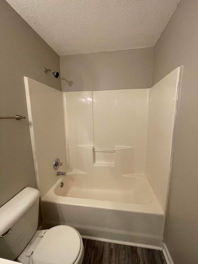 Building Photo - 320 Donna Dr