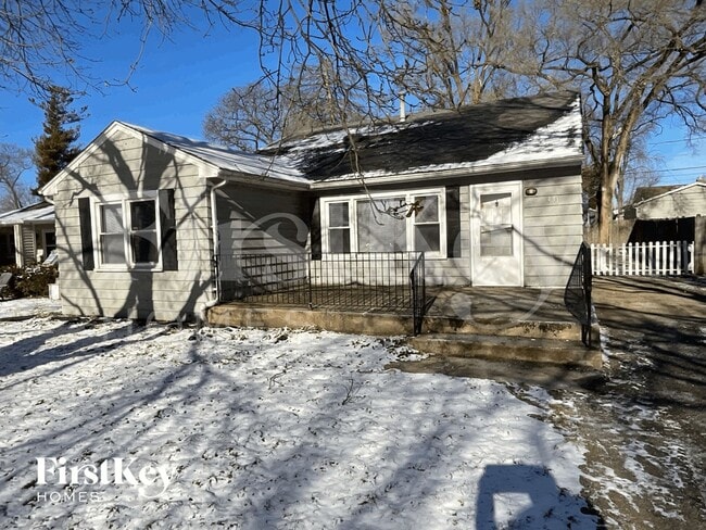 Building Photo - 431 Division St