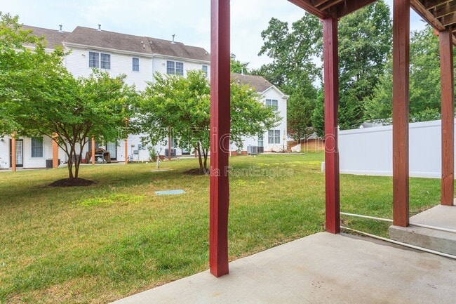 Building Photo - 6909 Stratford Townes Way