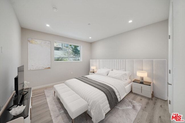 Building Photo - 1051 S Corning St