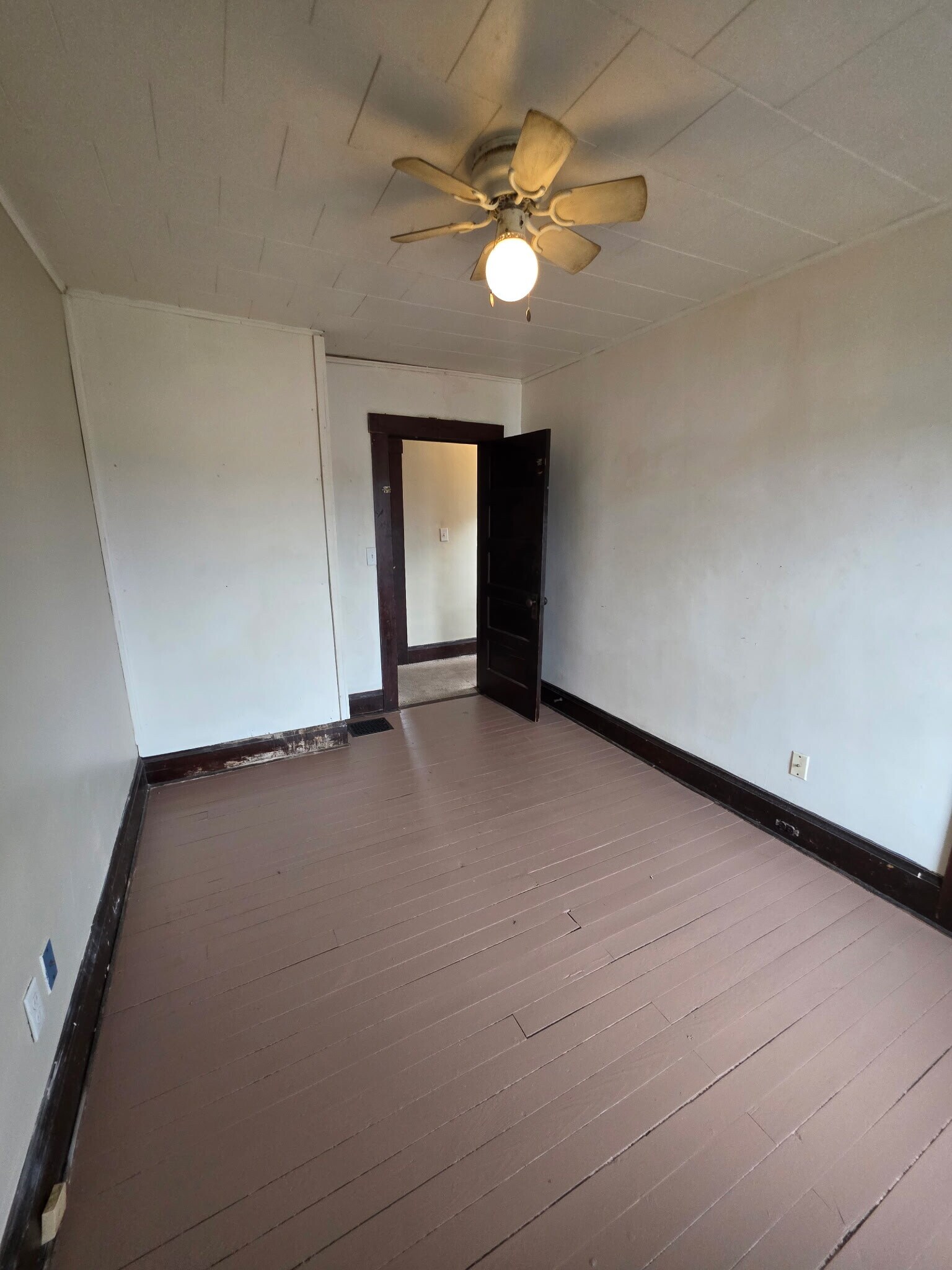 Building Photo - 364 S 10th St