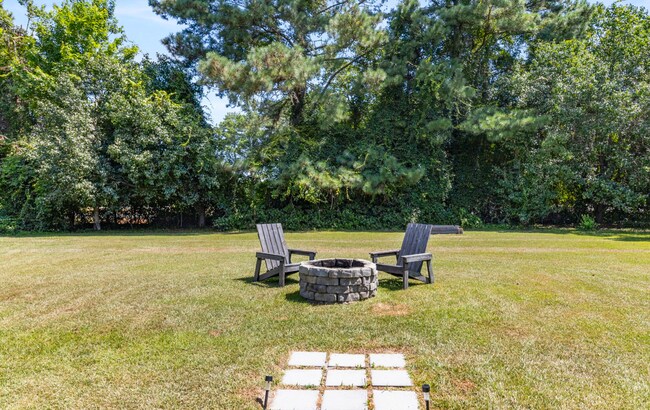Building Photo - NEW LISTING!!!!!