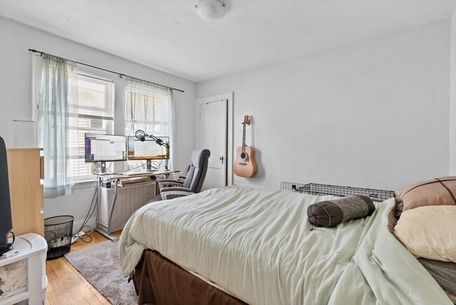 Building Photo - 28 Warwick Rd