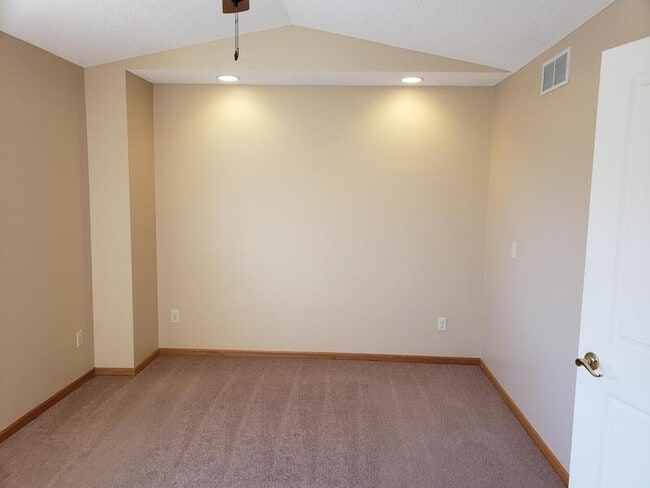 Building Photo - 9473 Eagle Nest Ln