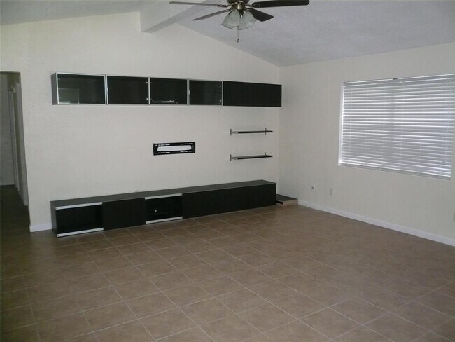 Building Photo - 3102 Greenlake Dr