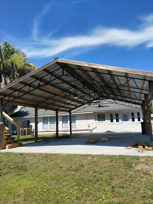 Building Photo - 5601 Bob O Link Rd