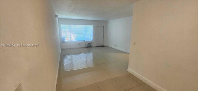 Building Photo - 1050 98th St