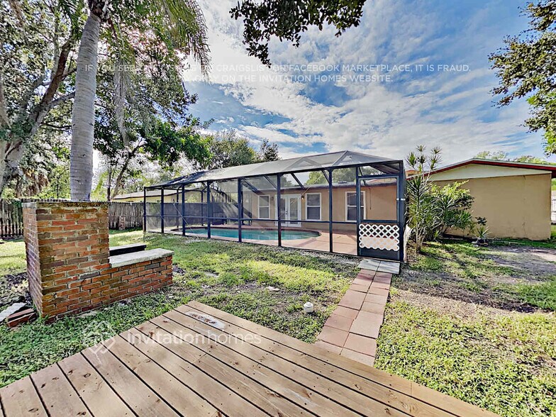 Building Photo - 5335 Laurelwood Pl