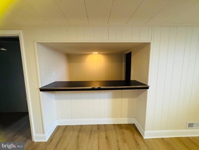 Building Photo - 8111 Analee Ave