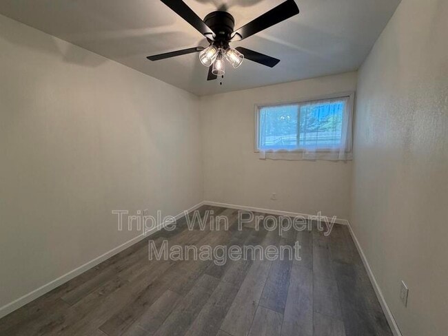 Building Photo - 8301 Pepperidge Dr