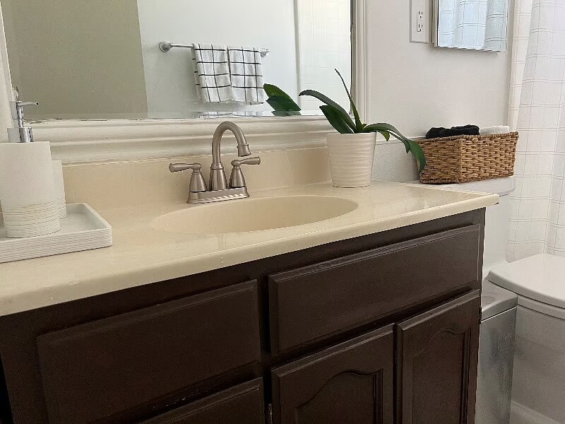 Bathroom - 1529 1/2 Carmona Ave