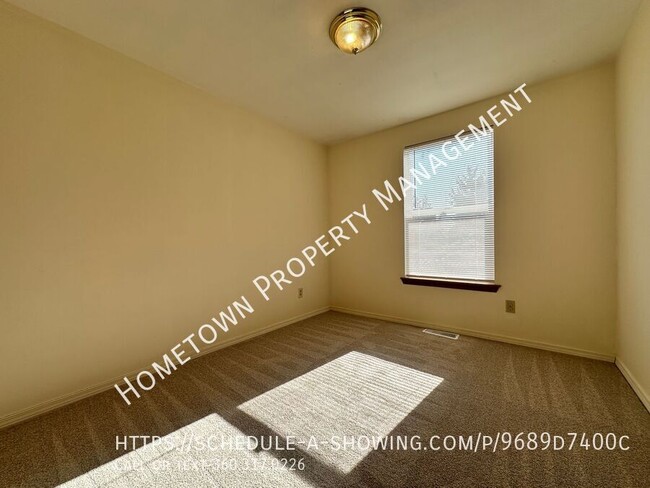 Building Photo - 1228 Cora St SE