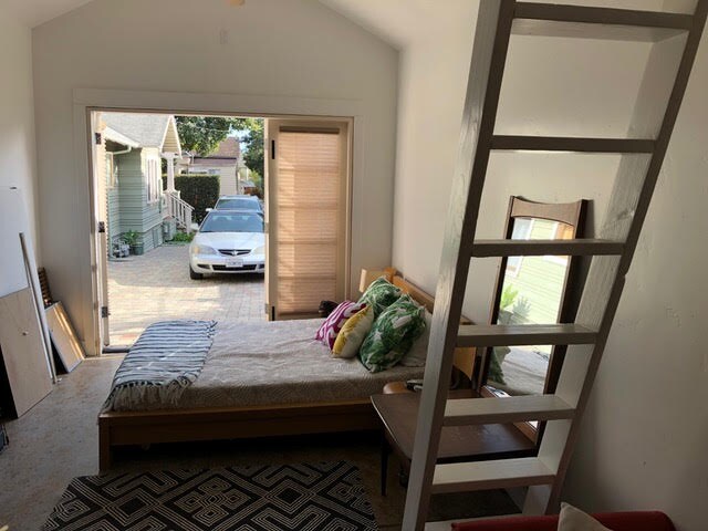 Building Photo - 316 W Victoria St