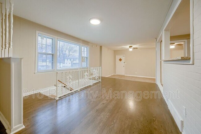 Building Photo - 3828 E 72nd Terrace