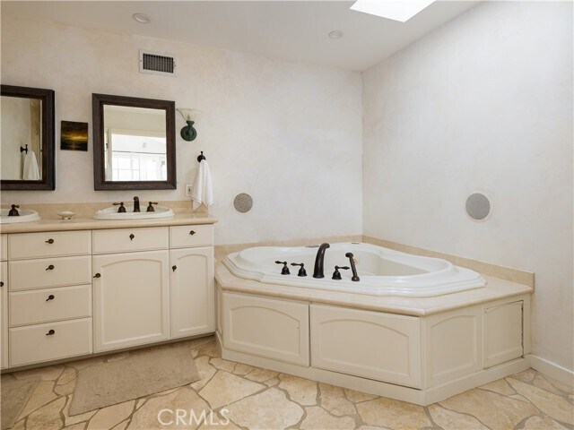 Building Photo - 2805 Calle Aventura