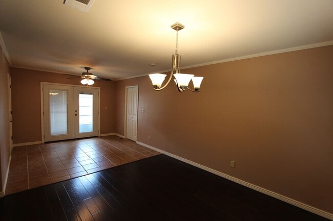 Building Photo - Single-Level Home with Mt. Elden Views & Trail Access