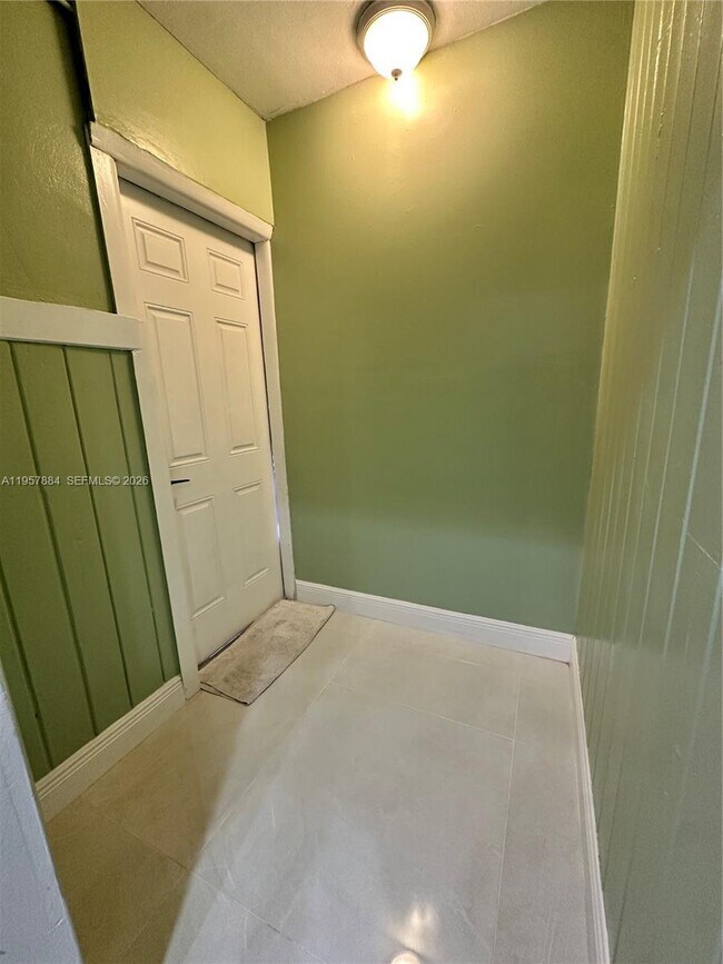 Building Photo - 9450 SW 181st Terrace