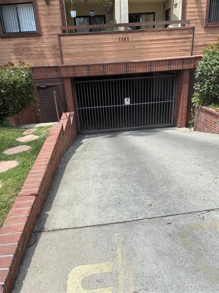 Building Photo - 1161 Spazier Ave