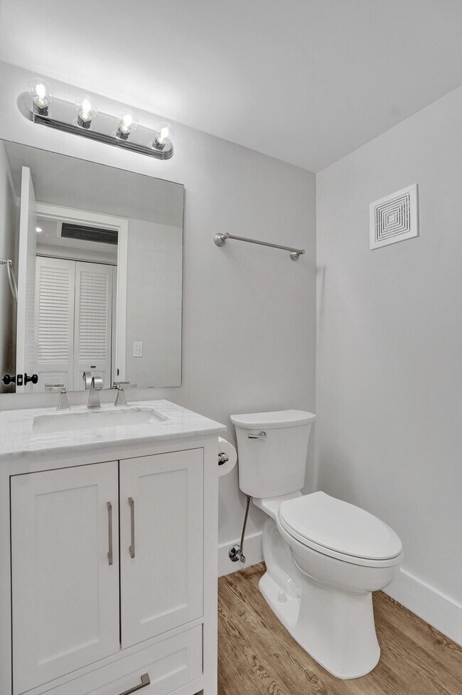 Building Photo - 17 Mansfield F