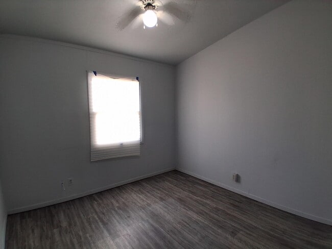 Building Photo - 619 Plum-