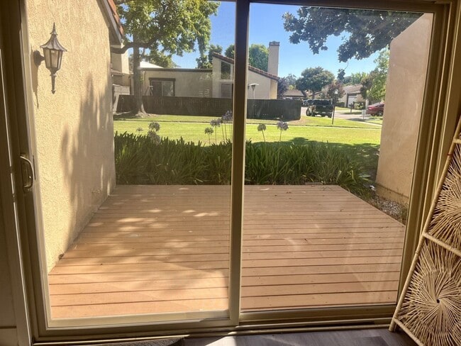 Building Photo - Beautiful Newly Remodeled 3 Bedroom 2 Bath...