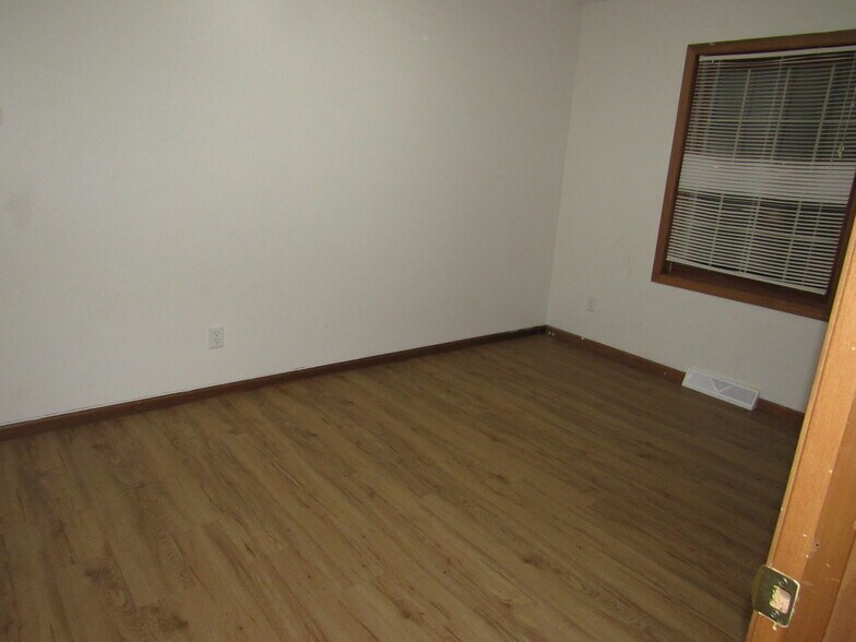 BEDROOM 2 - 540 Arrowhead Dr