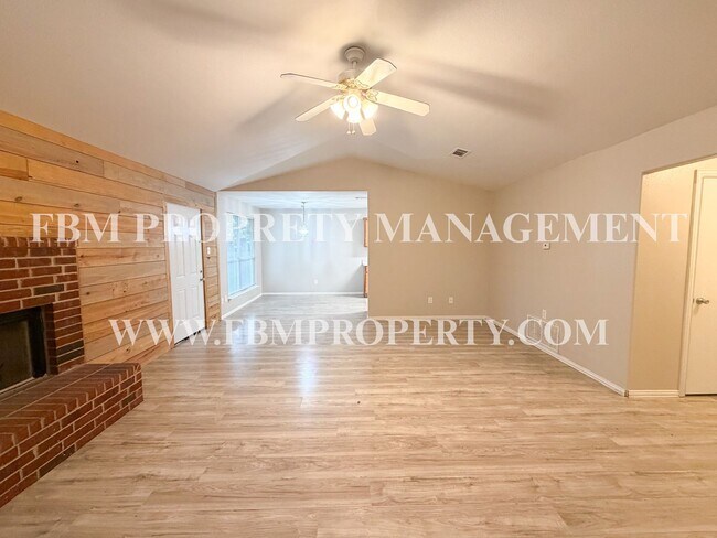 Building Photo - 3008 View Ln