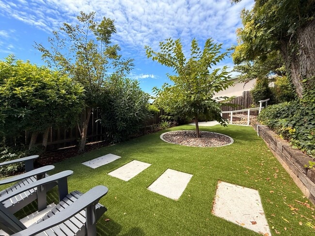 Building Photo - Fully Furnished 4-Bedroom Home in Bay Park...