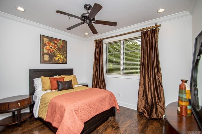 Building Photo - 601 Chenal Woods Dr