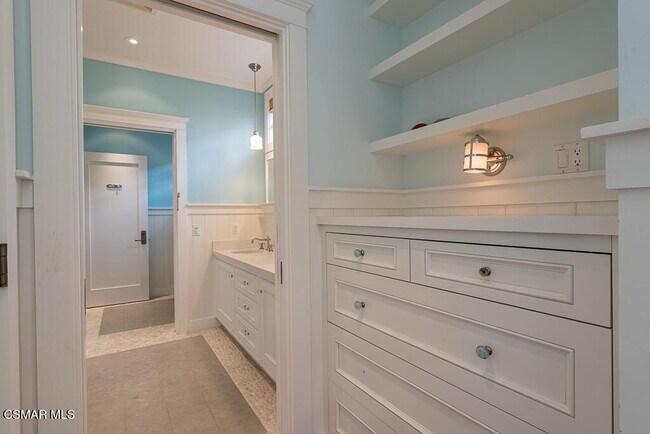 Building Photo - 33410 CA-1