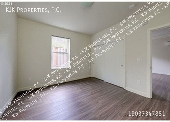 Building Photo - Winter Special: Look & Lease Within 24 Hou...