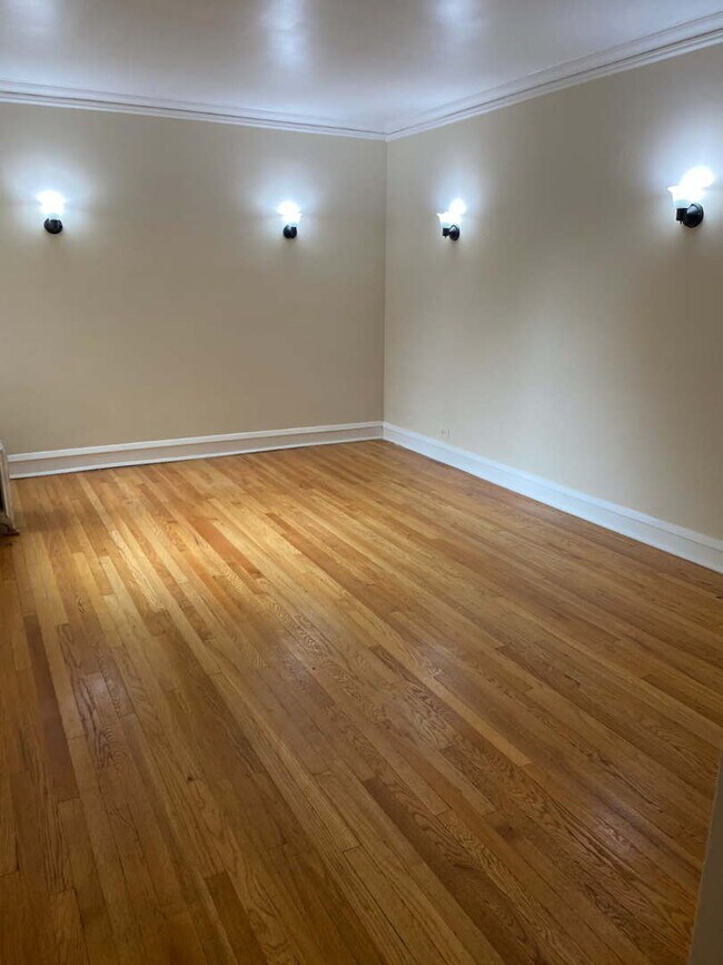 Building Photo - 1729 W 91st St