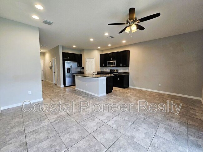 Building Photo - 7115 Grand Elm Dr