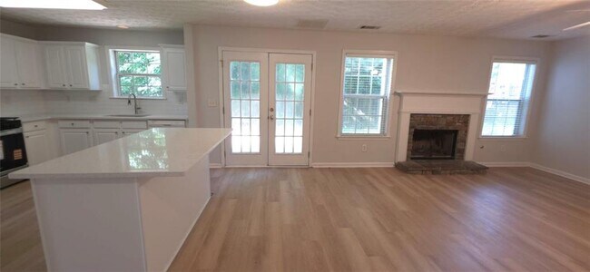 Building Photo - 3458 Hill Pond Dr NE