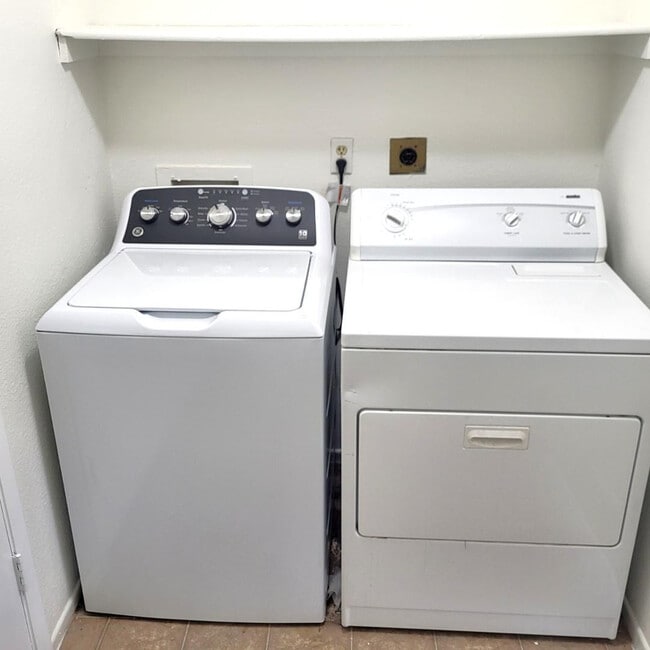 Building Photo - 18243 N 43rd Dr