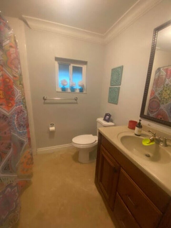 Building Photo - 1616 Adams St