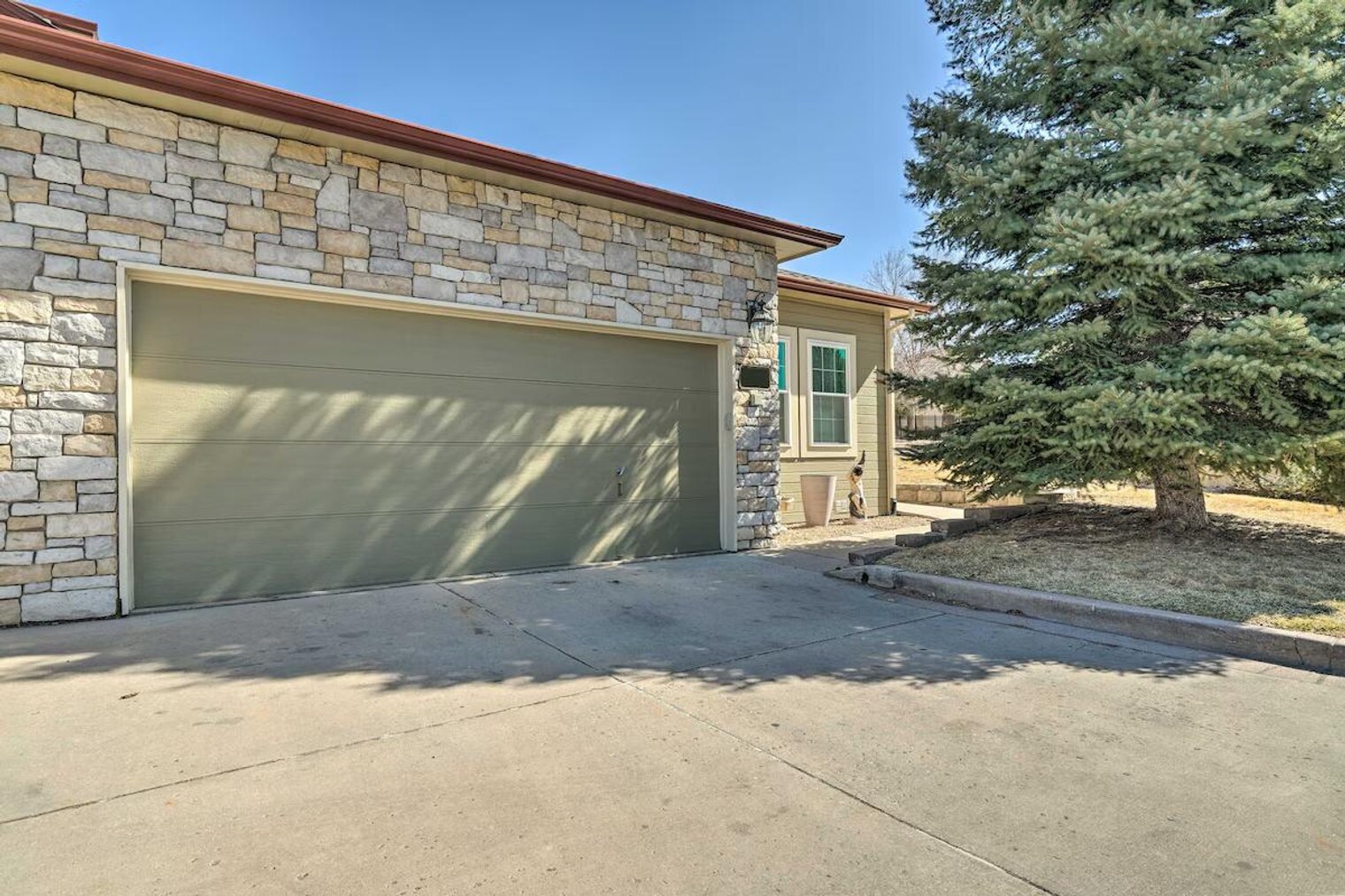 Building Photo - 6414 Caddy Point