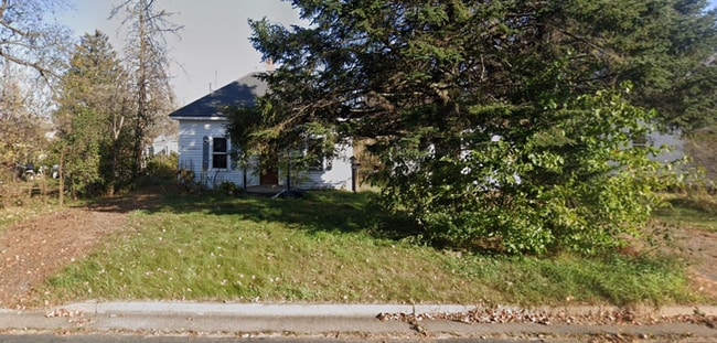 Primary Photo - 317 E 10th St S