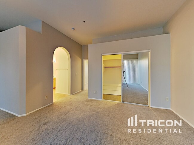 Building Photo - 7528 N 19th Ave