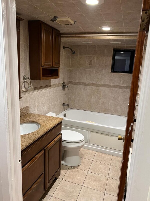 Building Photo - 991 Troy Ave