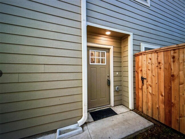 Building Photo - 1511 Revolution Way
