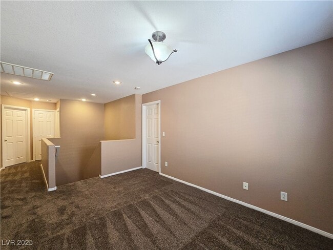 Building Photo - 10865 Wallflower Ave